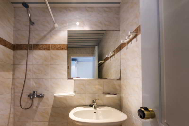 Sunshine Hotel Лаганас Екстериор снимка