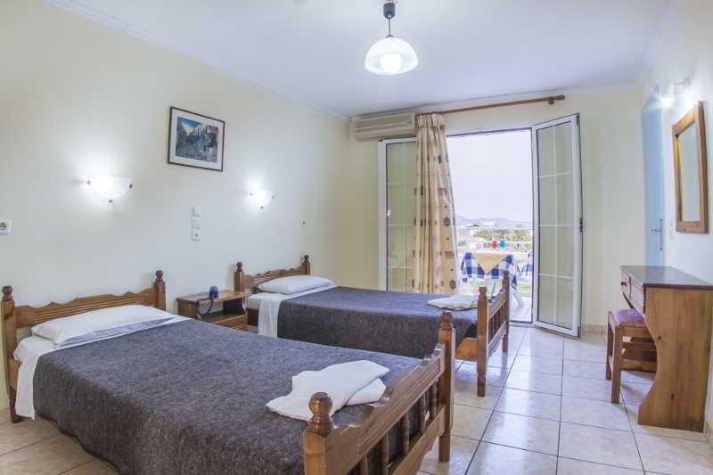 Sunshine Hotel Лаганас Екстериор снимка