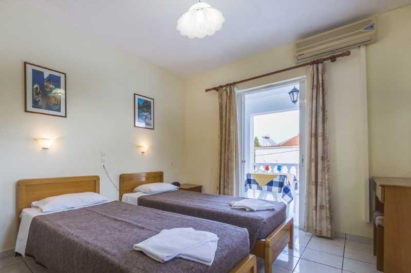 Sunshine Hotel Лаганас Екстериор снимка